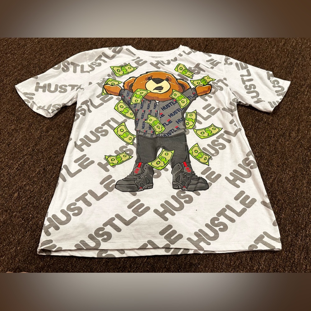 EUC Bailey Apparel Hustle Money Bear Dancing Unisex Size L Boys SS T shirt top